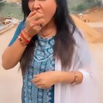 Seema Singh Instagram - Baat to sahi hai 🤣🤣🤣🤣 . . . . #reels #reelsinstagram #comedy #fun #masti #trending #trendingreels #video #viral #videooftheday Barbigha
