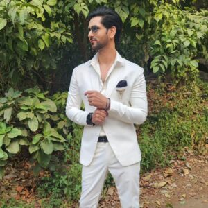 Shakti Arora Instagram - I decide the Vibe!! 😎
.
.
#shaktiarora
#ghkkpm 
#mytoy