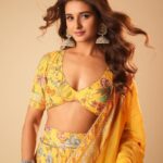 Shakti Mohan Instagram - 🌻 #Savaria #Saregamapa Outfit - @label.inara @vblitzcommunications Jewellery - @_phullara_ @the_beta_girl Styling - @shreyandurjastyle Glam - @ritickasjalan @dwyessh_hairwizard @aaliyahussainhairmakeupcreator Photographer - @souravsharmaofficial