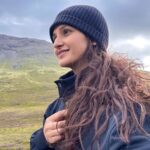 Shakti Mohan Instagram - to travel is to live 🕊️ #wheretonext ✈️ ? Give your suggestions ✌🏼 What a memorable trip 🧳 Missing it all ☺️ @alishasingh.official @vintiidnani ✨ Scotland