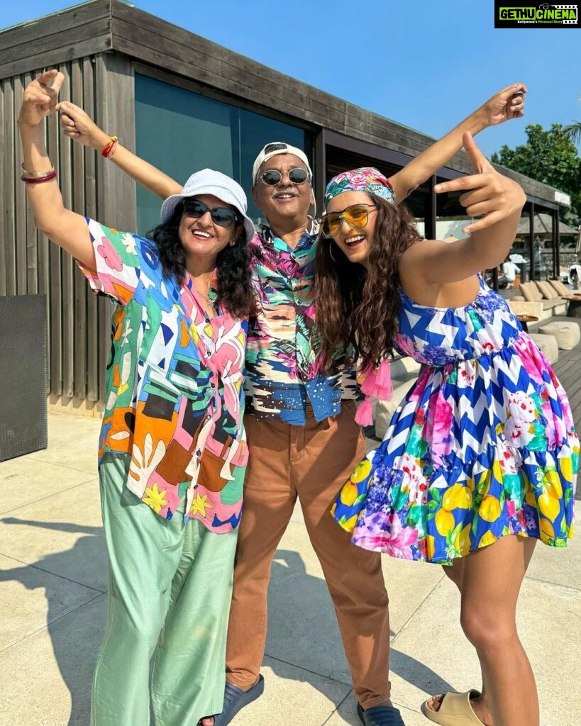 Shakti Mohan Instagram - This is how I wanted to celebrate my birthday this year 🥹Best trip of my life 🌸 Bali was on Papa’s bucket list and I was perpetually scared for their health on this trip but mom & dad are pretty hardcore party people 😆 Will never ever forget this journey. I feel so lucky to be able to travel with them at this age 🧿🙏🏻 Thank you @ayodyabali @desavisesa @alilaseminyak @oneaboveglobal @touristers for this beautiful unforgettable gift 🎁