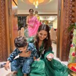 Shakti Mohan Instagram - With the ones who light up my world 🫶🏼 Happy Deepavali sabko 🪔 May this year bring you a lot joy, success & happiness 💫 #familywalidiwali Outfit : @sobariko @dipublicrelations Jewellery: @kushalsfashionjewellery Styling : @shreyandurjastyle Home