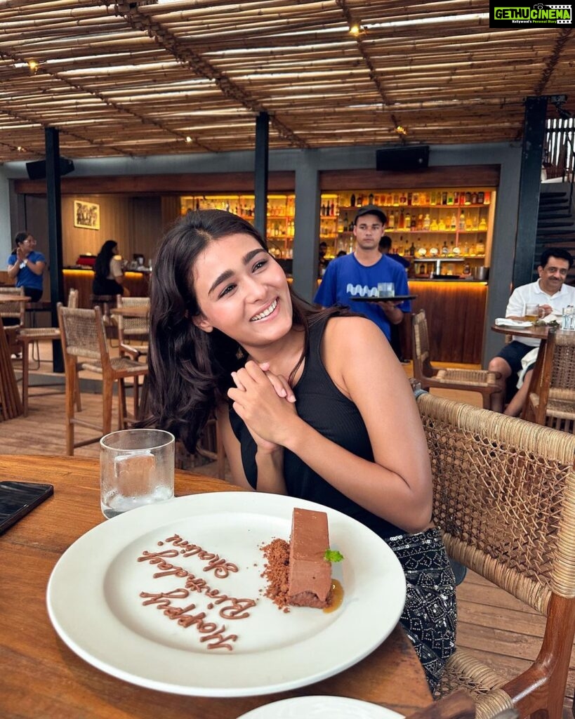 Shalini Pandey Instagram - A year older, A year bolder ✌🏽 Cheers to a happy, sweet, wild, really random , fun and a calm birthday. Thankyou to all of you. So much love🫶🏽 #grateful #latepost