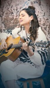 Shalmali Kholgade Instagram - A stripped down version of my song #Baaki

Drop a ❤️ in the comments if you like it!