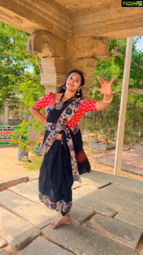 Shalu Menon Instagram - ♥️🤍 Dancer : @shalumenonhere . . . . . 🔼Follow Us @indian_classical_dancers_2021 🔼Keep Supporting Me 🔼Tag💫Like💫Comment 🔼Daily Post 💯✨ . . . . Follow Us➡️ @indian_classical_dancers_2021 Follow Us➡️ @indian_classical_dancers_2021 Follow Us➡️ @indian_classical_dancers_2021 . . . . . #reelsinstagram #reelitfeelit #reels #keralabeauty #keralam #keralaphotos #explore #entekeralam #photograph #canonphotography #photography #chilanga #classicaldancers #indianclassicaldance #keralaclassicaldance # photooftheday #chilanka #chilankalove #chilanga #kerala #treditional #dance #love #keralabride #keralaattraction #keralagram #dancecover #keralagodsowncountry #keralavibes #keralagallery