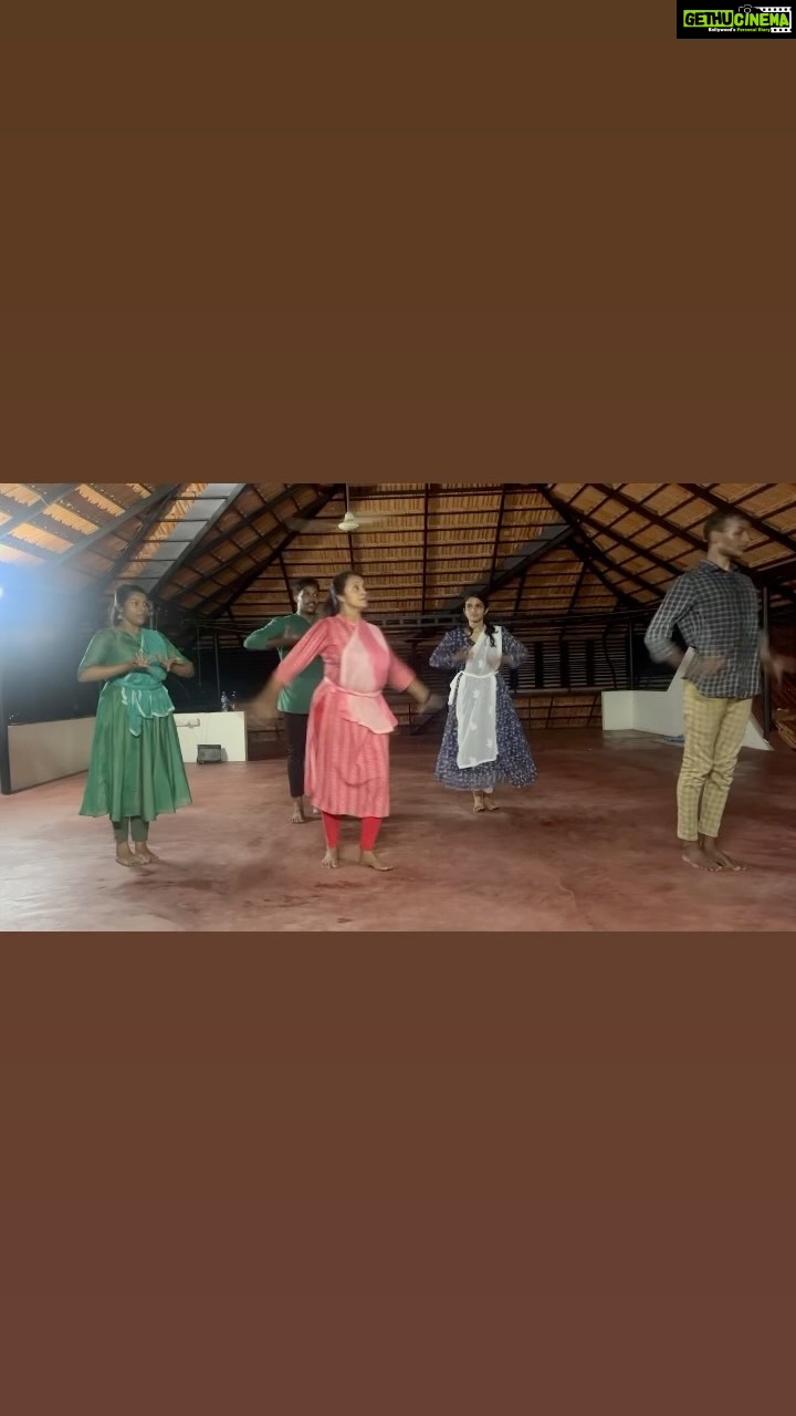 Shalu Menon Instagram - ❤️❤️❤️ #dance #dancer #instagram #insta #dancerlife #trending #classical#music #performer #practice