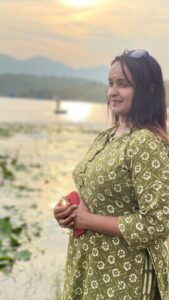 Shalu Menon Instagram - Gud noon all …… have a great weekend to all my social media family out here ….. 

#instagood #instagram #instadaily #instalike #insta #tamil #tamilnadu #tamilcinema #ilayaraja #ilayarajasongs #romantic #romanticmusic #malayalamsongs #malayalam #malayalamcinema #tamilactress