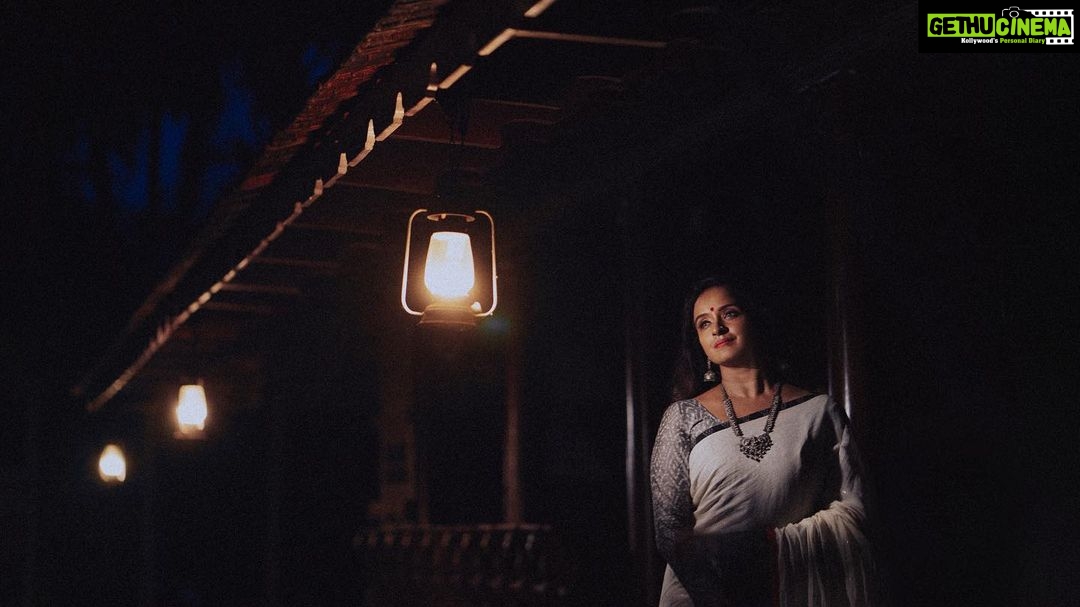 Shalu Menon Instagram - Model : @shalumenonhere DOP : @abhimanue_k_raju @stories_by_pinkfloyd @ar_signature_ MUA : @sooraj_surendra Costumes and styling : @vasudevan.arun Retouch : @_carefree_cutz_ Jwells : @mayoorajewels_by_archana Dop team : @alen_mathew62 @rajeev_idya @_roshan_raju_ #shalumenon #shalu #artist #art #photography #potraitphotography #traditional #traditionalphotography #saree #traditionalware #sareelover #sareelovers #modelling #modelshoot #traditioanljwellery #antiquejewelry Pallathuruthy