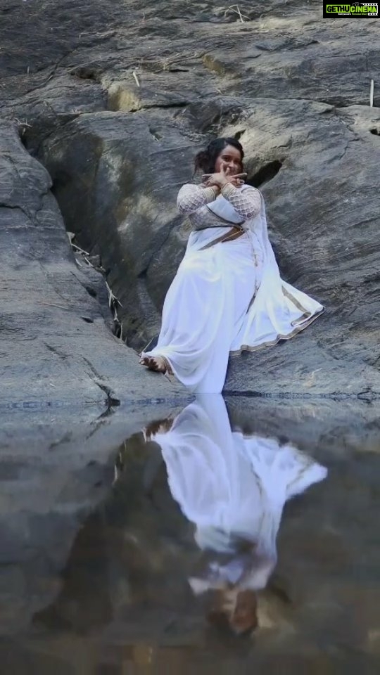 Shalu Menon Instagram - WHITE LOTUS 🤍 Water Surrounds The Lotus Flower But Does Not Wet 💦 It's Petals .. Inframe beautiful @shalumenonhere Magical click @weddings_by_nikhilmadhavan Makeup and Hair @rechusajeemakeupartist Beautiful Costume @mudra_by_maria Special thanks to my dearest ❤️ @jismyjiz Kottayam