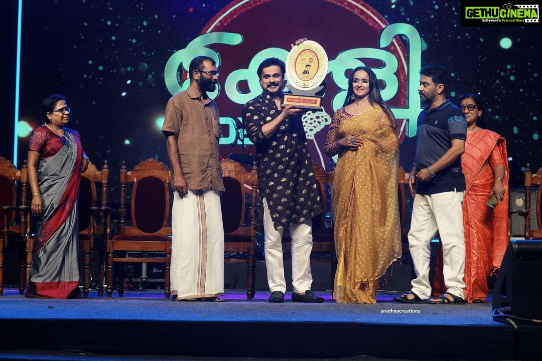 Shalu Menon Instagram - Gud mrng all ……. Am very happy and Glad to share some of the beautiful moments of my life . My school JAYAKERALA SCHOOL OF PERFORMING ARTS has completed its 25 th year and we celebrate it in a grand way …. Thanks forthe students ,parents and all who has supported me to make this happen …. @dileepactor @stephendevassy @devassysam @iamnareshiyer @divyaaunni @ncsvastramofficial @purplefestevents #instagood #instagram #instalike #instadaily #dileepettan😍 #dileepkavya #malayalamcinema #malayalamtypography #malayalam #malayalamfilm #malayalamserialactress #malayalamactress #malayalamactor #event #celebrity #celebration #celebrate