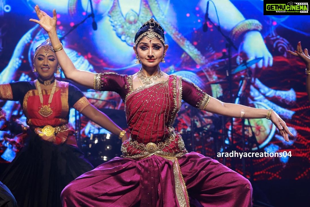 Shalu Menon Instagram - Gud mrng all ……. Am very happy and Glad to share some of the beautiful moments of my life . My school JAYAKERALA SCHOOL OF PERFORMING ARTS has completed its 25 th year and we celebrate it in a grand way …. Thanks forthe students ,parents and all who has supported me to make this happen …. @dileepactor @stephendevassy @devassysam @iamnareshiyer @divyaaunni @ncsvastramofficial @purplefestevents #instagood #instagram #instalike #instadaily #dileepettan😍 #dileepkavya #malayalamcinema #malayalamtypography #malayalam #malayalamfilm #malayalamserialactress #malayalamactress #malayalamactor #event #celebrity #celebration #celebrate