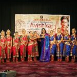 Shalu Menon Instagram - It was too excited and fortune to done the arangetram of changanassery batch and mallapally branch at perunnai sree subramania swami kshethram on 10 th of december on the Thiru Utsavam day ……. It was really an awsome day for all of us and may the god bless those children to move forward and do more and more to dance ❤️ #malayalamserialactress #malayalamactress #dancers #MazhavilManorama #choreographer #SuryaTV #happiness #red #Performer #ballet #arangetram