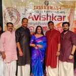 Shalu Menon Instagram - It was too excited and fortune to done the arangetram of changanassery batch and mallapally branch at perunnai sree subramania swami kshethram on 10 th of december on the Thiru Utsavam day ……. It was really an awsome day for all of us and may the god bless those children to move forward and do more and more to dance ❤️ #malayalamserialactress #malayalamactress #dancers #MazhavilManorama #choreographer #SuryaTV #happiness #red #Performer #ballet #arangetram