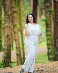 Shalu Menon Instagram - This is your Monday morning reminder that you can handle what ever this week throws at you …… have a great week ahead ❤️
#instagood #instagram #instalike #insta #instafashion #picoftheday #photography #photooftheday #kodaikanal #kodaikanaldiaries #travelphotography #travel #kerala #tamilnadu #tamilnadutourism #malayalam #malayalamserialactress #keralagram #keralagallery #keralaphotography #zeekeralam #mazhavilserials #asianet #suryatvserial