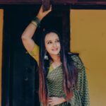 Shalu Menon Instagram - Happy thursday ……There is nothing like new hair to make you feel confident and beautiful ….. new makeover with permenent hair extention 😍 thanks to mubeera ( ira _permenent_hair ) for this 🥰…. Have a great day ❤️❤️ Mua @sheminasmakeover Photo courtesy @pichuntweddings Outfit @ivybysoumiansar #malayalam #malayalamcinema #malayalamtypography #canonphotography #kerala #keralagram #keralatourism #keralagallery #malayalamcinema #malayalamactress #malayalamserial #malayalamserialactress #malayalamserials #mazhavilmanorama #mazhavilserial #mazhavilmanoramalive #zeekeralam #zeekeralamactress #zeekeralamfc #zeekeralamhd #asianet #suryatv #suryatvserials #flowerstv #flowerstvmalayalam