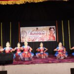 Shalu Menon Instagram - Gud mrng all ….. avishkar 2022 …. Arangettam of my thiruvalla and mallapally branch students ……. My children has took too much efforts and they have done great ……. Thanks to each and every family members of them to make this a great success…..❤️❤️ Vocal-@kottayam jemenishbhagavathar Violin-@kottayam hariharan Mridangam-@ kalamandalamsubinraj Flute-@vinodchandra Nattuvangam- @shalumenonhere Makeup-@deeputhrissurmakeupartist @sooraj_surendra2022 Costumes and ornaments-@vaiga_boutiquebyshalumenon #malayalamserialactress #MazhavilManorama #SuryaTV #malayalam #ZeeKeralam #dancers #performer #Dance #danceclass #music #classicalmusic #carnaticmusic #choreography #shalumenon #arangetram #Jayakerala #famousdancer #actresses #Nartaki #chilankapooja #musician #violinist #mridangist #vocals #reelitfeelit #reelsvideo #trending