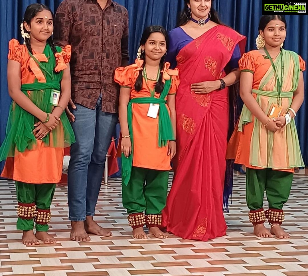 Shalu Menon Instagram - Yesterday was the Chilangapooja of my arangettam students which is going to happen on 29 th this month . @jayakeralabyshalumenon2 #dancers #danceschool #dancemusic #performer #arangettam #art #artist #music #classicaldancer #bharathnatyam #indaindance