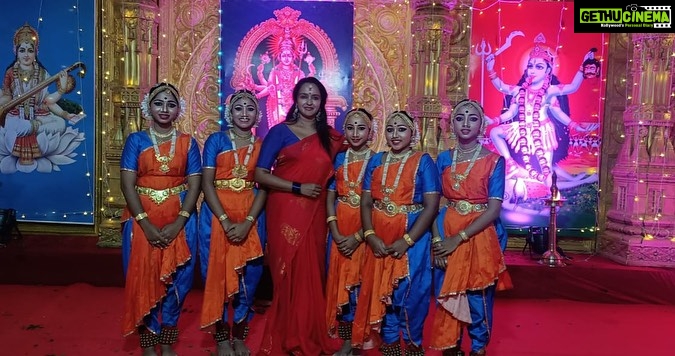 Shalu Menon Instagram - Gud mrng all … as every year this year also my students had got the fortune to perform infront of chakkaulathamma and they all did very well…… ❤️ #dancer #programm #classical #music #performer #art #artist #bharathnatyam #