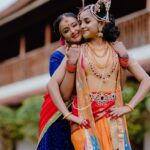 Shalu Menon Instagram - വനമാലി വാസുദേവ ജഗന്‍ മോഹന രാധാ രമണ, ശശി വദന സരസിജ നയന ജഗന്‍ മോഹന്‍ രാധാ രമണ ………എല്ലാവര്‍ക്കും ഐശ്വര്യപൂര്‍ണമായ ശ്രീകൃഷ്ണ ജയന്തി ആശംസകള്‍❤️ 🎥 @abhimanue_k_raju @abhijith_td ✂️🌈 @vaisakh_karun Costume @vasudevan.arun 💄 @sooraj_surendra2022 Asst 💄 @janeesh_vijayan_parayil #instagram #instagood #instalike #instadaily #krishna #janmashtami #sreekrishnajayanthi #radhakrishna #devotional #modelshoot #culture #keralagallery #keralaattraction #malayalamcinema #malayalamserialactress #malayalamfilmindustry #happiness #liveauthentic #outdoorshoot #photography #photooftheday
