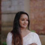 Shalu Menon Instagram - 📷 @abhijith_td 🌈@vaisakh_karun 👗 @vasudevan.arun 💄 @sooraj_surendra2022 Photographer Team @abhimanue_k_raju @_prism.of.hari_ #instagood #instadaily #instalike #photography #instafashion #photographer #sonyphotography #fasion #fasionista #réel #reelsviral #reelsinsta #malayalamstatus #malayalamfilm #malayalamcinema #malayalamserialactressmalayalamcinema Kumarakom Heritage Resort