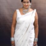 Shalu Menon Instagram - ❤️Let your pose speak louder than what you seldom say❤️. Gud noon all ….. 📷 @sachinchandraphotography 💄 @sandrabeautyparlour #instagram #trending #trendingreels #trendingsongs #kschithra #arrahman #romantic #hummingbird #lovestatus #malayalamcinema #tamilcinema #tamilsong #malayalamactress