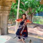 Shalu Menon Instagram - ❤️❤️❤️ #reelsinsta #reelitfeelit #instalove #insta #trendingreels #dancevideo #classicaldance #traditional #temple #lovequotes #dancers #music #indiandance