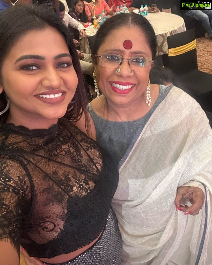 Shalu Shammu Instagram - A pic with my beautiful @shanthipremraj aunty ♥️ #shalushamu #shalushamu #memoriesforlife #♥ Radisson Blu, Egmore, Chennai