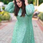 Shamna Kasim Instagram – ❤️

Costume: @resha_by_rehana_shana 
Jewelry: @kushalsfashionjewellery 
Pics: @v_capturesphotography 
Hairstylist: @hairartistpoojagupta 
Personal staff: @pranay_kohli 

@etvtelugu2708 @etvwin #dheepremierleague #lovemyjob 🧿