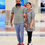 Shamna Kasim Instagram - @emirates @dubaiairports #dubai🇦🇪 #emirates #airport #travel #shamnakasim #shanidasifali #hamdanasifali Dubai Airport Terminal-3