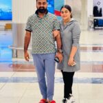 Shamna Kasim Instagram – @emirates @dubaiairports #dubai🇦🇪 #emirates #airport #travel #shamnakasim #shanidasifali #hamdanasifali Dubai Airport Terminal-3