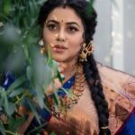 Shamna Kasim Instagram - Knowing how to dress is an art… Styling: @vasudevan.arun Saree: @gsensemble_official Jewelry: @emmadi_silver_jewellery_hyd Pics: @v_capturesphotography Hairstylist: @hairartistpoojagupta Personal staff: @pranay_kohli #lovemyjob ❤️🧿