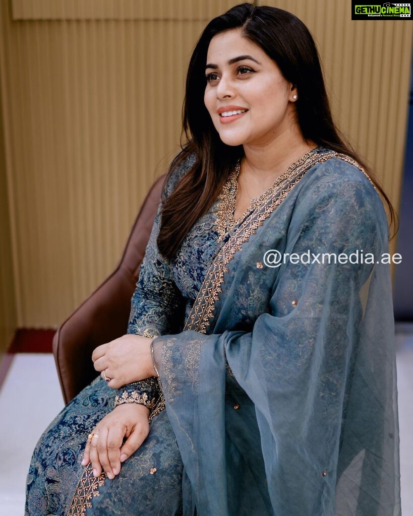 Shamna Kasim Instagram - Thank u rincy @harz_bridalstudio for this beautiful outfit ❤️ Pics : @redxmedia