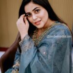Shamna Kasim Instagram – Thank u rincy @harz_bridalstudio for this beautiful outfit ❤️ 

Pics : @redxmedia