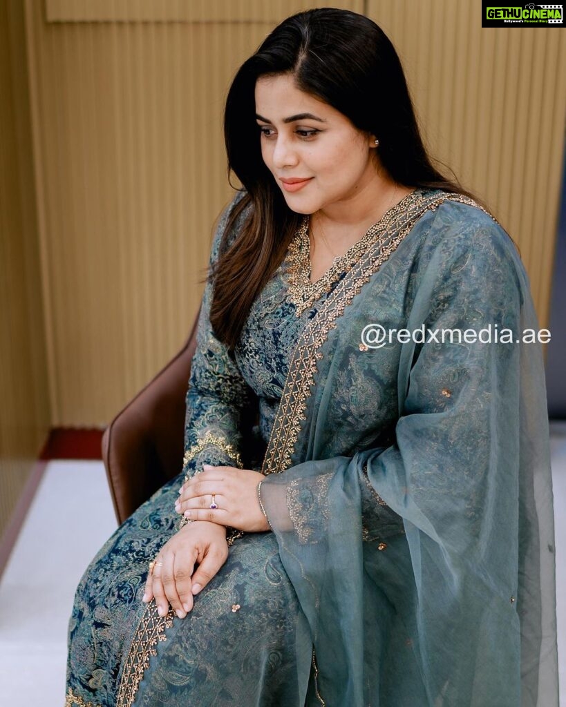 Shamna Kasim Instagram - Thank u rincy @harz_bridalstudio for this beautiful outfit ❤️ Pics : @redxmedia