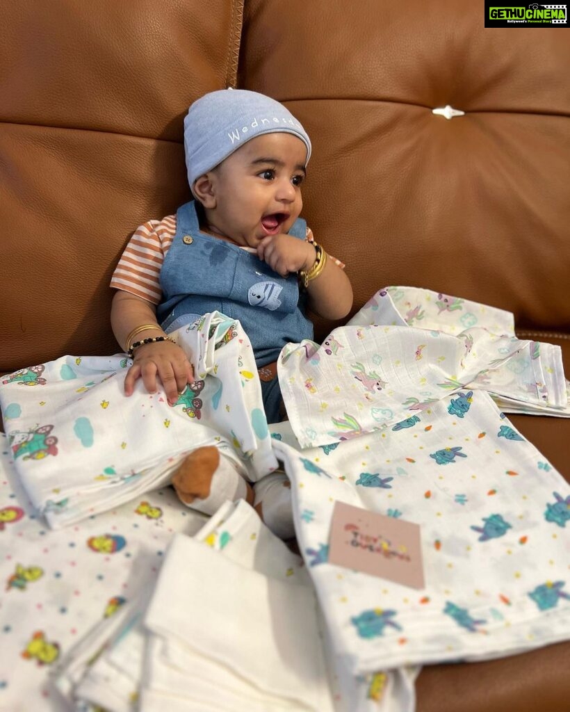 Shamna Kasim Instagram - From his birth @tinyducklings.in is being his favorite and comfort ❤️ Premium Luxuriously soft cozy Sustainable MUSLIN clothing for little ones