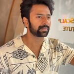 Shanthanu Bhagyaraj Instagram - ɪɴ ᴛʜᴇ ᴠᴀꜱᴛɴᴇꜱꜱ ᴏꜰ ꜱᴏʟɪᴛᴜᴅᴇ, ɟlǝsɹnoʎ puıℲ ... 🔎🔍 🧿 Styling @palani_palzz 🙌🏻 💇‍♂️ Chennai, India