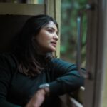 Sharanya Turadi Instagram - There are Times like this.. When I don't want to do anything but to sit still and stare at the world around me with Pradeep kumar’s voice running on my head! Oru inam puriyatha Mixed feeling! Have you ever felt that way? If so, 🫂❤️ Sending you love n strength Kanmani 🕊️ #loveandlight