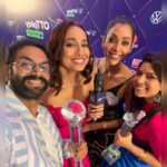 Sharib Hashmi Instagram - OTT Play Awards for The Best Supporting Actor 🕺🏻🕺🏻🕺🏻 @ottplayapp ❤️ #OTTplayAwards2023 ❤️🙏🙏 My First Award for #TARLA ❤️ a film verrrry close to my heart ❤️ A big heart felt thanks to the entire team of TARLA mere writer director @pglens it was love at first sight with you sirrrr ❤️ @iamhumaq meri dosssttt tumne agar support nahin kiya hota toh yeh supporting actor milta hi nahin ❤️❤️ @ashwinyiyertiwari ji ❤️ @niteshtiwari22 sir ❤️ @earthskynotes ❤️ @rsvpmovies ❤️ @ronnie.screwvala sir for showing faith in me ❤️ @zee5 for showing faith in the movie ❤️ @castingchhabra bhaiii for everything bhaiii ❤️❤️ @kunjumonsalu mereko itta khoobsurat bana diya aapne yaarr ❤️ @hetalvariaofficial thankooo soo much for the dialect workshops Aur us se bhi important aapka sets Pe rehna bahut helpful tha. ❤️❤️ And the entire team who worked on my look the make up team @mukta_dubey_tiwari ❤️ aur apna bhaiii @irohitsmahadik ❤️ costumes @tasneemkhan19 ❤️ matlab dil khush aur rooh baagh baagh ho gayi ❤️❤️ Sharing some glimpses from last night with the award and with my dear friends ❤️❤️❤️ Oyee @mipalkarofficial ❤️ this is the 2nd time you presented me an award ❤️❤️🤗🤗 Styled by : @itsbhavyapatel_ ❤️ Jacket : @nm_design_studio ❤️ Mumbai - The City of Dreams