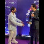 Sharib Hashmi Instagram - OTT Play Awards for The Best Supporting Actor 🕺🏻🕺🏻🕺🏻 @ottplayapp ❤️ #OTTplayAwards2023 ❤️🙏🙏 My First Award for #TARLA ❤️ a film verrrry close to my heart ❤️ A big heart felt thanks to the entire team of TARLA mere writer director @pglens it was love at first sight with you sirrrr ❤️ @iamhumaq meri dosssttt tumne agar support nahin kiya hota toh yeh supporting actor milta hi nahin ❤️❤️ @ashwinyiyertiwari ji ❤️ @niteshtiwari22 sir ❤️ @earthskynotes ❤️ @rsvpmovies ❤️ @ronnie.screwvala sir for showing faith in me ❤️ @zee5 for showing faith in the movie ❤️ @castingchhabra bhaiii for everything bhaiii ❤️❤️ @kunjumonsalu mereko itta khoobsurat bana diya aapne yaarr ❤️ @hetalvariaofficial thankooo soo much for the dialect workshops Aur us se bhi important aapka sets Pe rehna bahut helpful tha. ❤️❤️ And the entire team who worked on my look the make up team @mukta_dubey_tiwari ❤️ aur apna bhaiii @irohitsmahadik ❤️ costumes @tasneemkhan19 ❤️ matlab dil khush aur rooh baagh baagh ho gayi ❤️❤️ Sharing some glimpses from last night with the award and with my dear friends ❤️❤️❤️ Oyee @mipalkarofficial ❤️ this is the 2nd time you presented me an award ❤️❤️🤗🤗 Styled by : @itsbhavyapatel_ ❤️ Jacket : @nm_design_studio ❤️ Mumbai - The City of Dreams