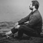 Sharib Hashmi Instagram - Monochrome 🖤🤍 With the ammazzingg @iamwolfienair ❤️ #bandstand #bandra #photoshoot #nostalgia #monochrome #blackandwhite Bandra Bandstand