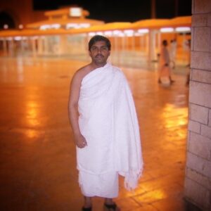 Sharib Hashmi Instagram - हँसी हँसी में वो दुख दर्द झेलता ही रहा,
करिश्मा-बाज़ ज़माने से खेलता ही रहा…!

Tumhari himmat ko salaam bhai 🙏 mushkil se mushkil waqt mein tumhein muskuraate huye hi dekha ❤️🙏 

Doston dua kariye mere bade bhai Aquil Hashmi ko jannat mein aala muqaam haasil ho 🤲🏻🤲🏻
