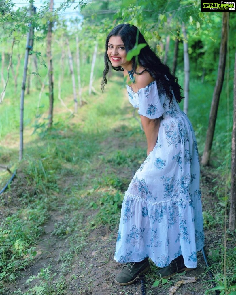 Sharvary Joshi Instagram - Photograph by @jinitsoni_ and @saumyajoshi279 Jewellery by @witchyweaves Production by @vivek.bhaya and @bemishaal MUA @___prettify___ Location @upajfarm #photoshoot #modeling #white #gown #flowydress #floraldress #jewelleryshoot #macramejewerly #green #nature #orchard #beautiful #upajfarm #pose #model #acting #actor #actress #actorslife #instamood #instalove #love Upaj