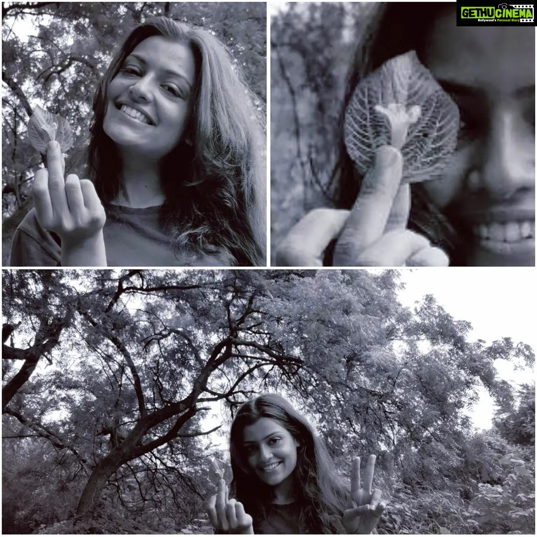 Sharvary Joshi Instagram - This is what crazy friends do, they gift you a wild flower and ask you to preserve it for the life time, "Sambhal ke rakhna". Crazy 'you' says "okay" (eye roll). By the time you reach home, it's already lost. π That's all folks! #sharvaryjoshi #actress #random #feel #happiness #instagood #mood #blackandwhite #tint #purple #love #crazyfriends #friendship #caughtintheact #randomclick #instadaily #instamood #smile #beautiful #fun #justlikethat #actor #actorslife #actors #chilling #positivevibes