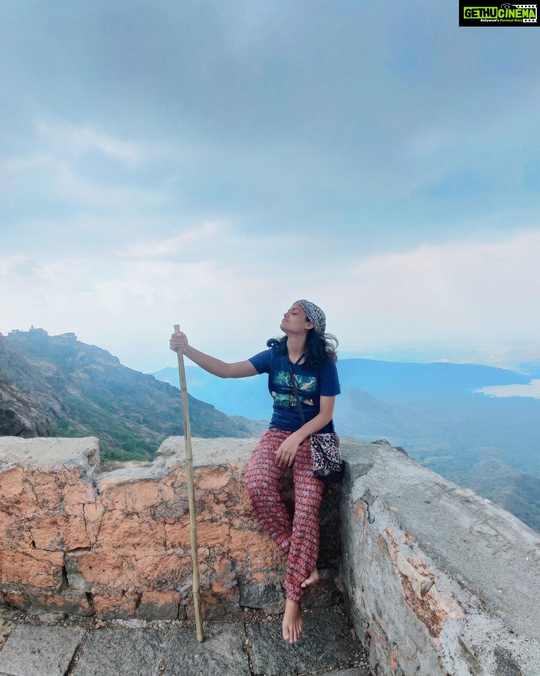 Sharvary Joshi Instagram - At 5,650 ft. 💙 . . . . . . . #bliss #climbing #10000steps #climbingmountains #duttaguru #gurushikhar #gurushikhar #girnar #girnari #girnari_moj #junagadh #junagadh_ni_moj #shiv #jatra #bhakti #blue #landscape #brahmavishnumahesh #trimurti #instamood #mountain
