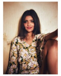 Sharvary Joshi Instagram - "Never go backward. Attempt, and do it with all your might. Determination is power." - Charles Simmons

P.c @sabyamohmayahai 
#actress #model #modeling #photoshoot #throwback #sharvaryjoshi #power #positivequotes #instagood #instavibes #like #share #comment #followme #acting #theatre #peacepiligrim #hawt #🔥 #floraldress #cute #actorslife