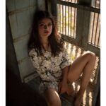 Sharvary Joshi Instagram - "If you realized how powerful your thoughts are, you would never think a negative thought." - Peace Pilgrim P.c @sabyamohmayahai #actress #model #modeling #photoshoot #throwback #sharvaryjoshi #power #positivequotes #instagood #instavibes #like #share #comment #followme #acting #theatre #peacepiligrim #hawt #🔥 #floraldress #cute #actorslife