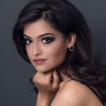 Sharvary Joshi Instagram - “The world needs strong women. Women who will lift and build others, who will love and be loved, women who live bravely, both tender and fierce, women of indomitable will.” – Amy Tenney #actor #model #actress #sharvaryjoshi #positiveenergy #staystrong #positivevibes #sundayvibes #sunday #fashion #fashiondesigner #multitasker #powerhouse #beautiful #🖤 #💋