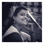 Sharvary Joshi Instagram - कभी कभी यूँही मुस्कुरा दिया करो, ज़िन्दगी इतनी भी लंबी नहीं.. 😊 #smile #innerbeauty #saafdil #happiness #joy #beauty #joyisachoice #smileplease #happy #mood #soulful