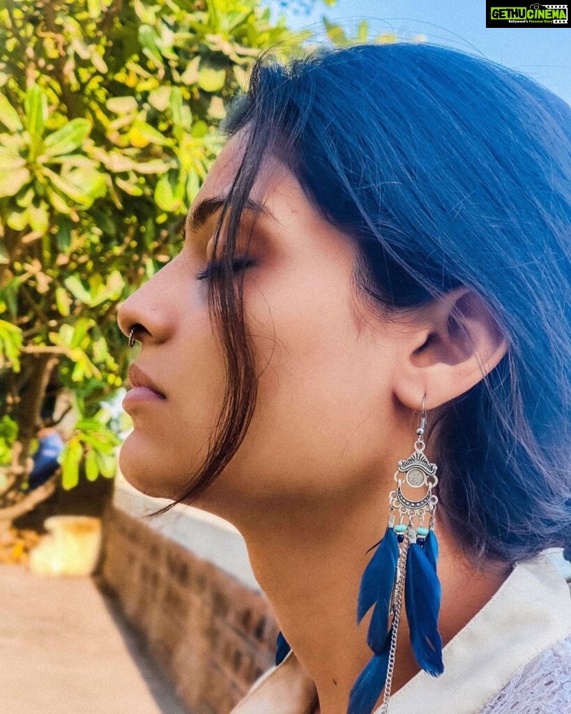 Sharvary Joshi Instagram - Detached outside, connected inside. 🕯 Peace. . . . . . #meditation #vipassana #detachment #peace #tranquility #calm #mind #nothingness #observe #thoughts #dhyana #shanti #sharvaryjoshi #actress #actor #balance #seeker #peaceofmind Gandhi Ashram