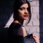 Sharvary Joshi Instagram - You are important no matter what you do or how successful you are. Respect yourself and respect others irrespective of all the good or bad facts. #actress #entrepreneur #ssharvaryjoshi #actor #artist #confidentwomen #passionate #photoshoot #editing #photography #redlips #takerisk #nofear #successmatters #sonalkabra #sanchitakhajuria #instagood #instavibe #fashion #fashionblogger #light #mostbeautiful #style #fashionista #diva #sunkissed #innerlight